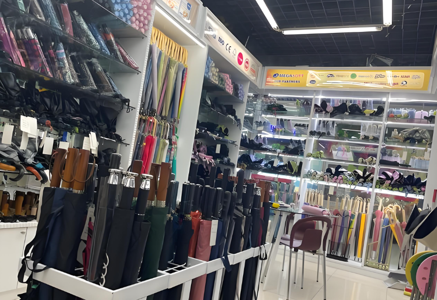 雨具批发零售店收银系统挑选指南：功能与天店星耀优势解析